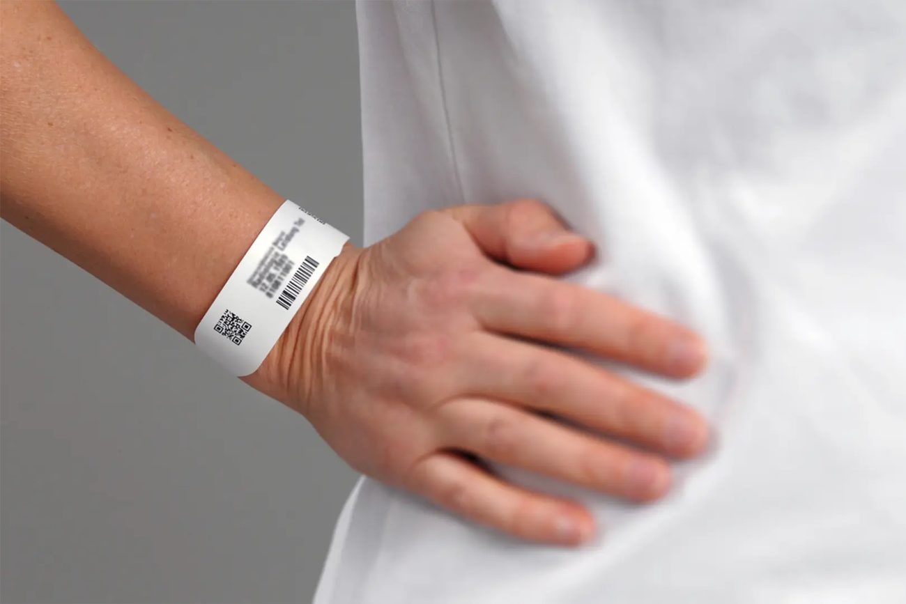 Hospitality guest check-in scanning