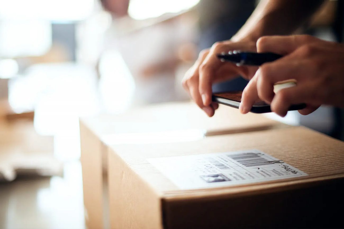 Logistics barcode scanning